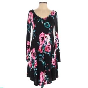Dearcase sz S black floral long sleeve swing dress